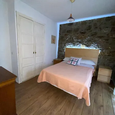 Rurales Corias Apartman *